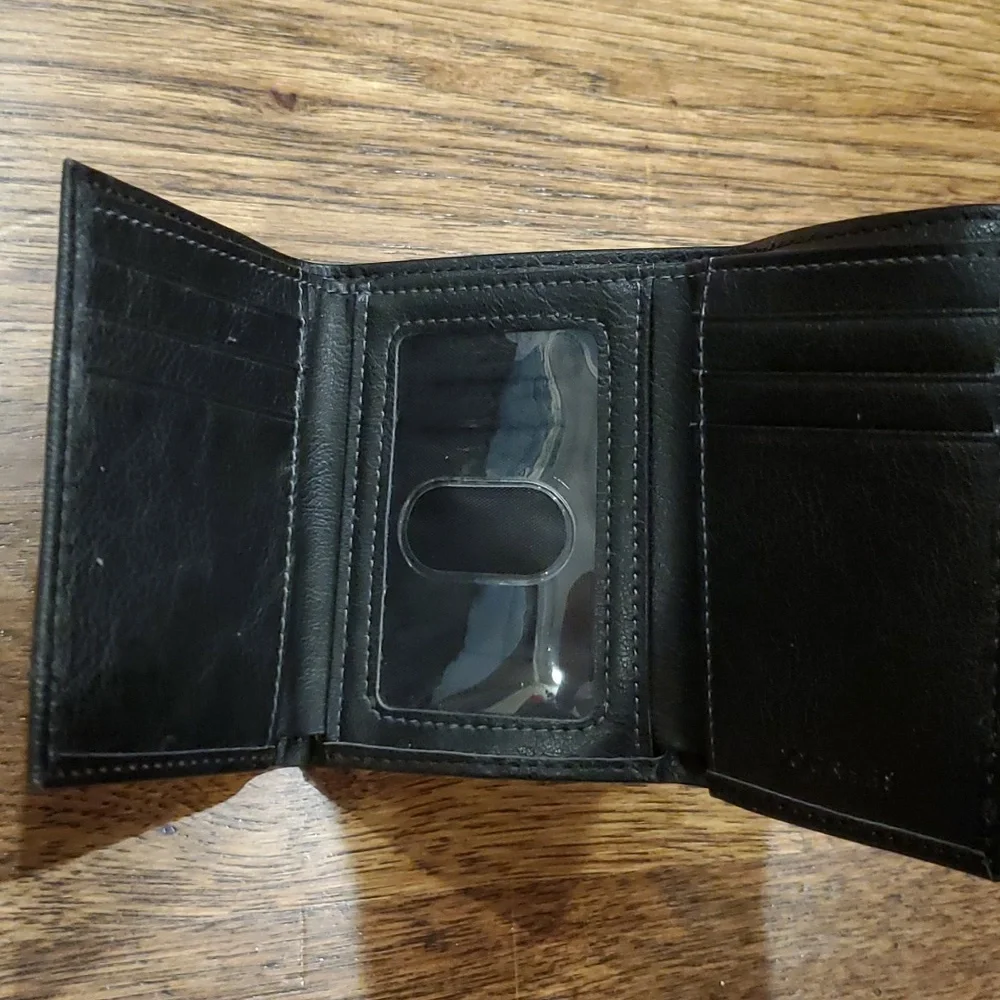 Mens Dockers black logo embossed trifold wallet